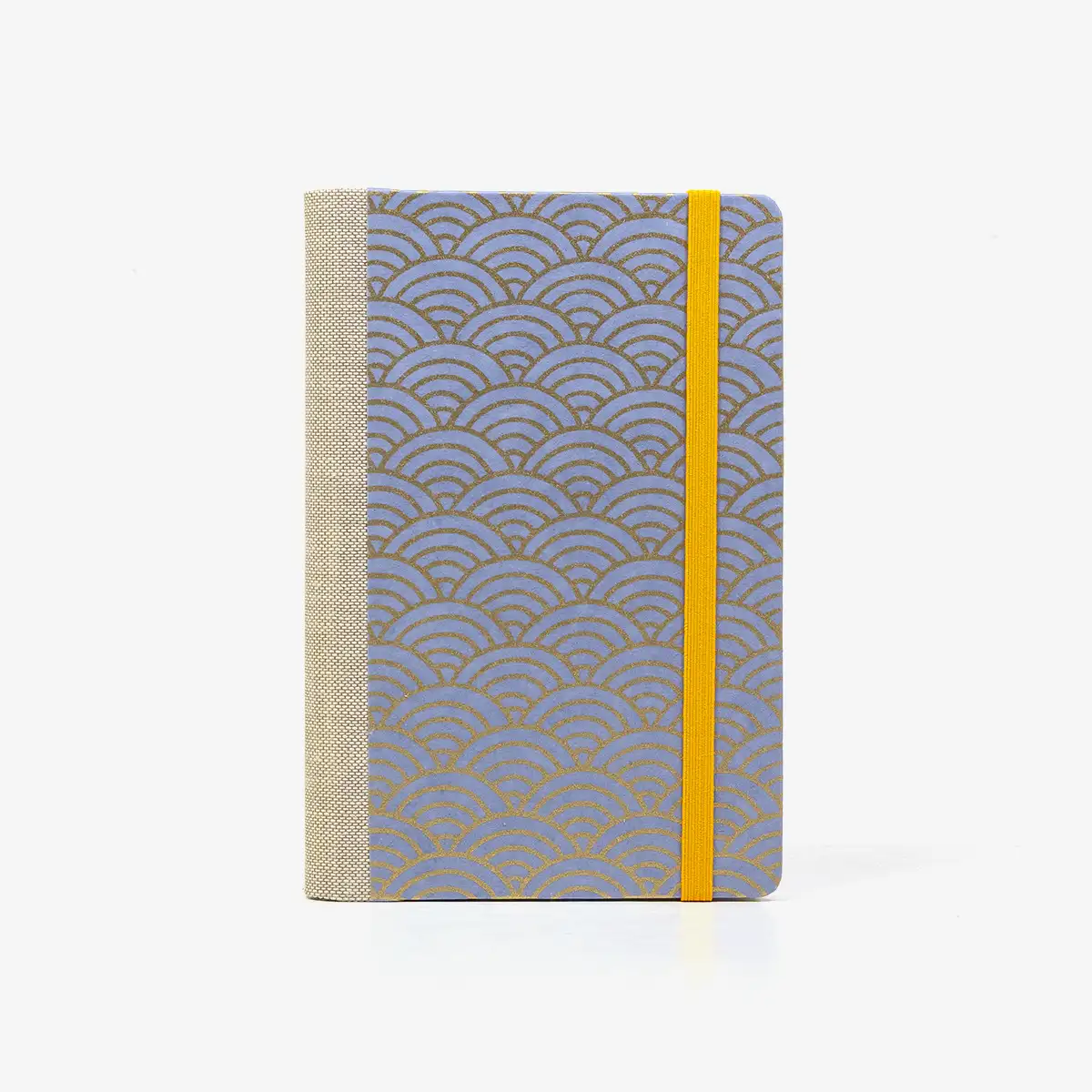 Wochenplaner-A6-design-Chiyogami-Papier-Motiv-seigaiha-gold-auf-flieder-von-vorn