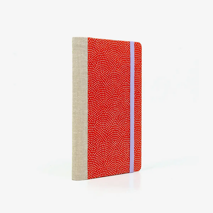 Wochenplaner-A6-design-Chiyogami-Papier-Same-komon-rot-silber-seitlich-von-hinten