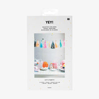 rico-design-Girlande-2m-Quasten-Girlande-2m-12-Quasten-Verpackung-vorn