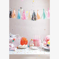 rico-design-Girlande-2m-Quasten-Girlande-2m-12-Quasten-deko-Beispiel