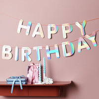 rico-design-Irisierende-Girlande-5m-Happy-Birthday-Dekobeispiel