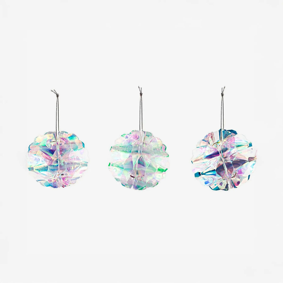 rico-design-Paper-_Poetry-_Wabenbaelle-Irisierend-3stueck-klein-1