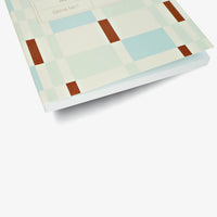 the-completist-akademischer-wochenplaner-celine-2026-2027-academic-weekly-planner-a5-softcover-vorn-seitlich-1