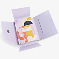 the-completist-tagesplaner-flora-daily-planner-undatiert-a5-softcover-cover-in-der-Verpackung