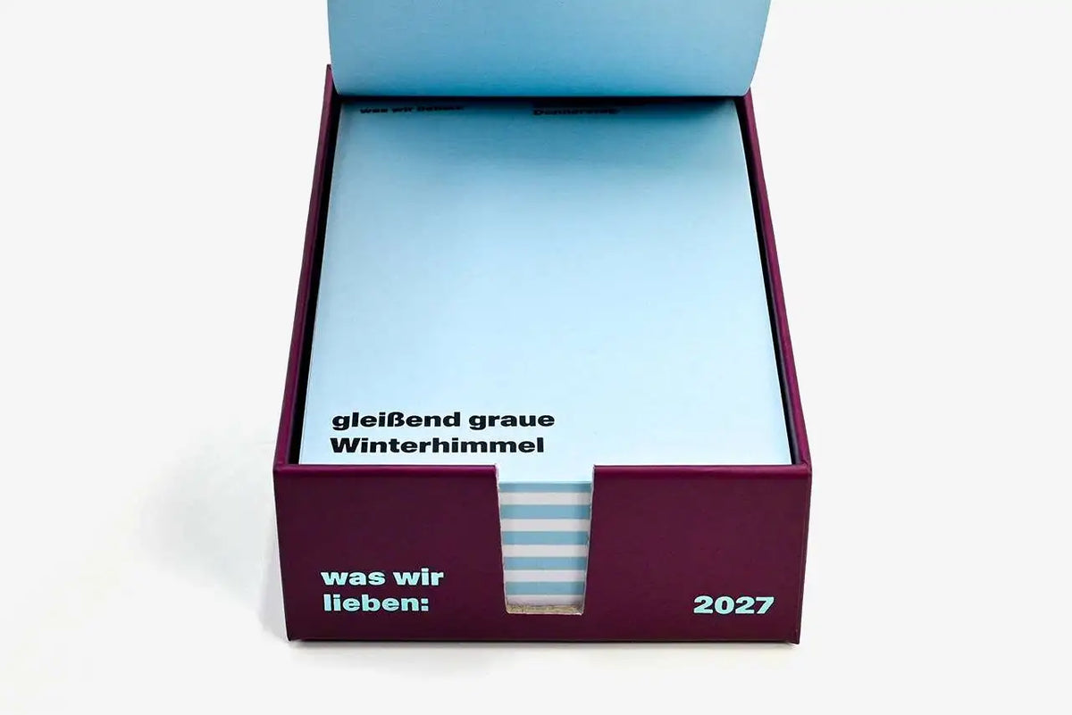 was-wir-lieben-2027-ein-notizkalender-fuer-2027-Cover_Verpackung-Blick-in-den-Notizkalender-2