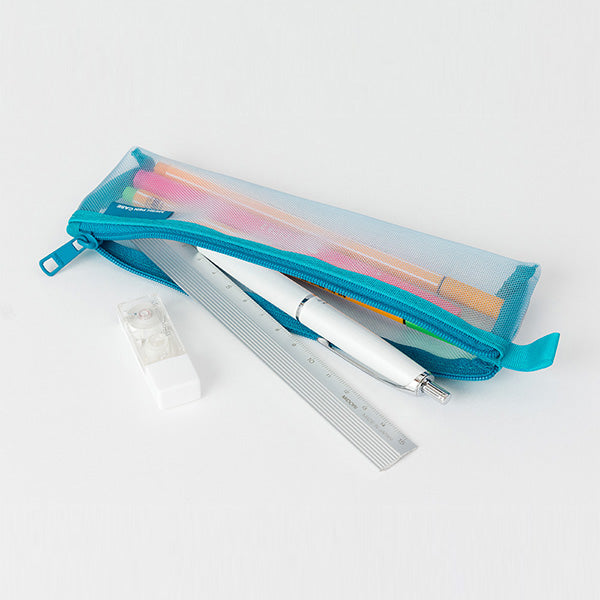 blaue-Stiftetasche-aus-nylon-Gewebe-Mesh-Produktansicht-mit-Beispielfüllung